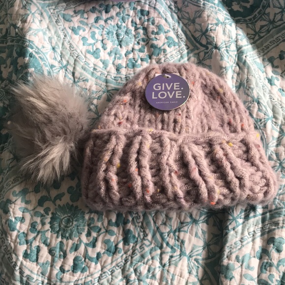 American Eagle winter hat with removable pompom - Picture 4 of 4